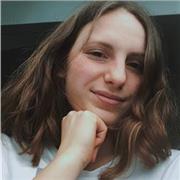 Bonjour, je m'appelle Alice et j'ai 19 ans. Je fais de la musique et du solfège depuis plus de 10 ans. Je peux donc vous aidez à travailler le solfège